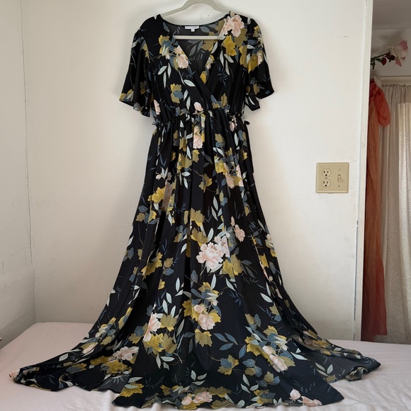 Baltic Born Dresses & Skirts - Baltic Born L Black Floral Maxi Dress